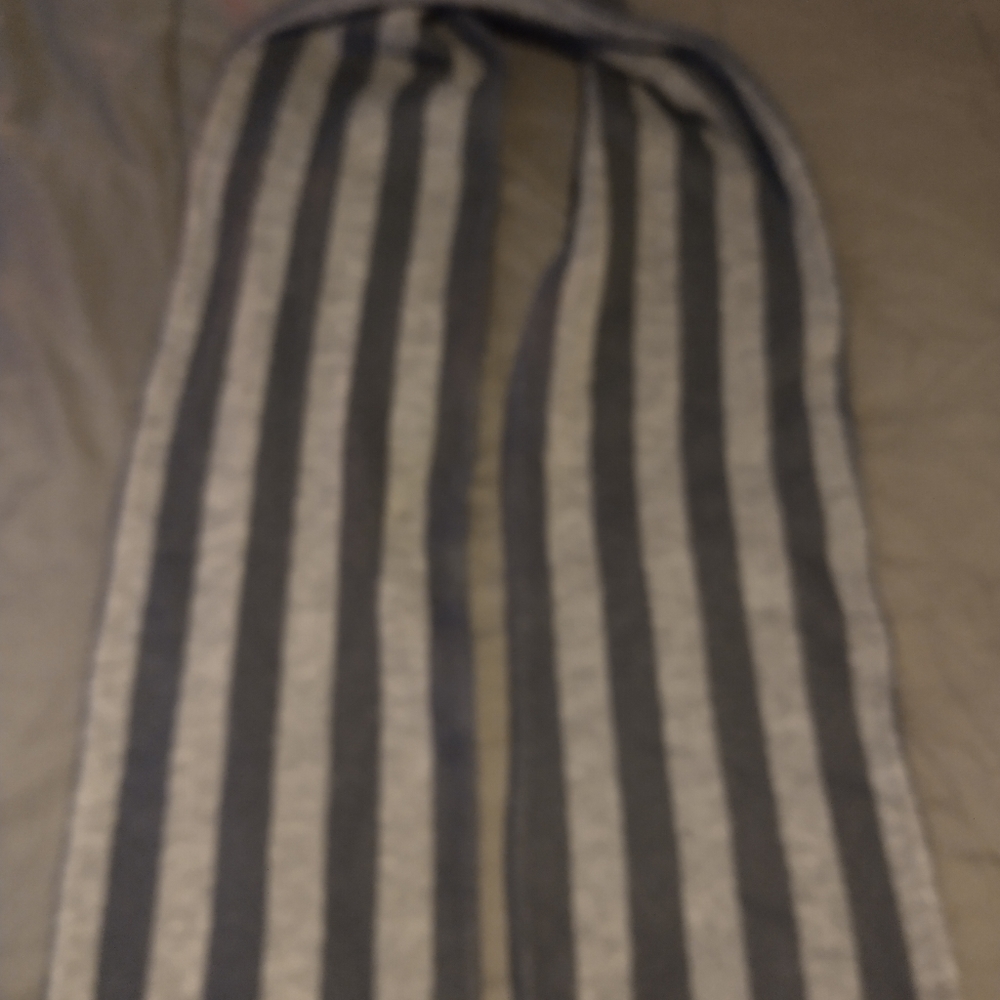 L.R.G. Scarf🔥 - Picture 4 of 6